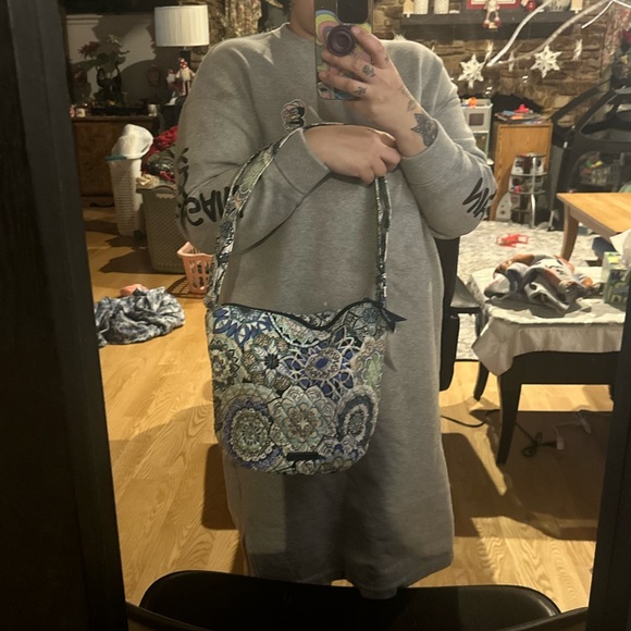 VERA BRADLEY NWT - bucket crossbody - Picture 9 of 9